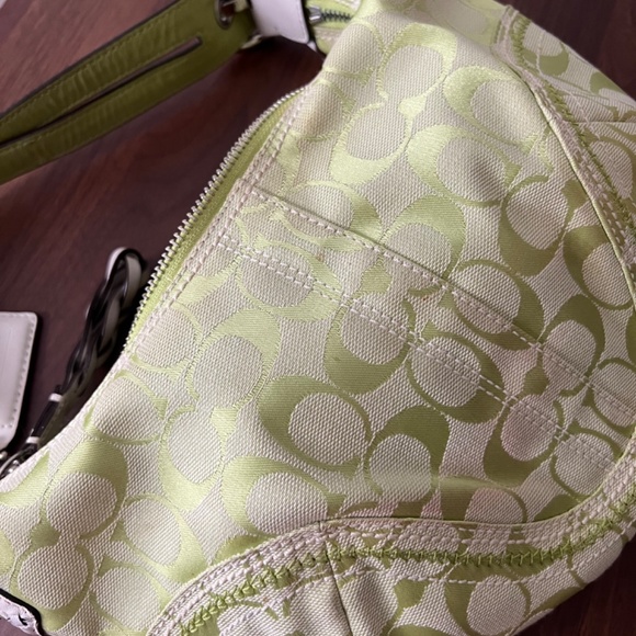 Coach green croissant bag - Picture 3 of 6